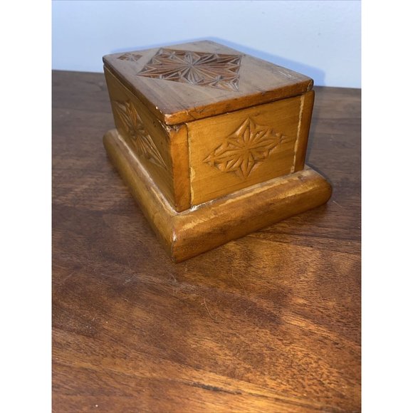 Vintage Hand Carved Brown Wooden Trinket Box Lid Wood - Picture 2 of 8